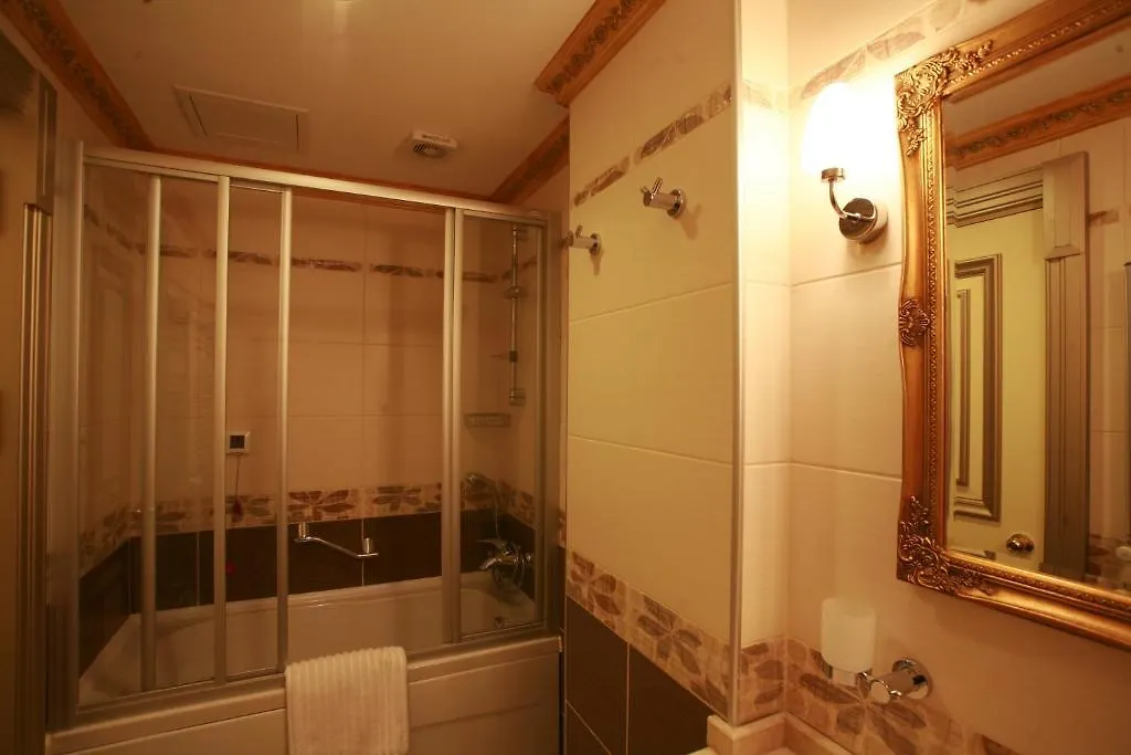 איסטמבול Maywood Hotel